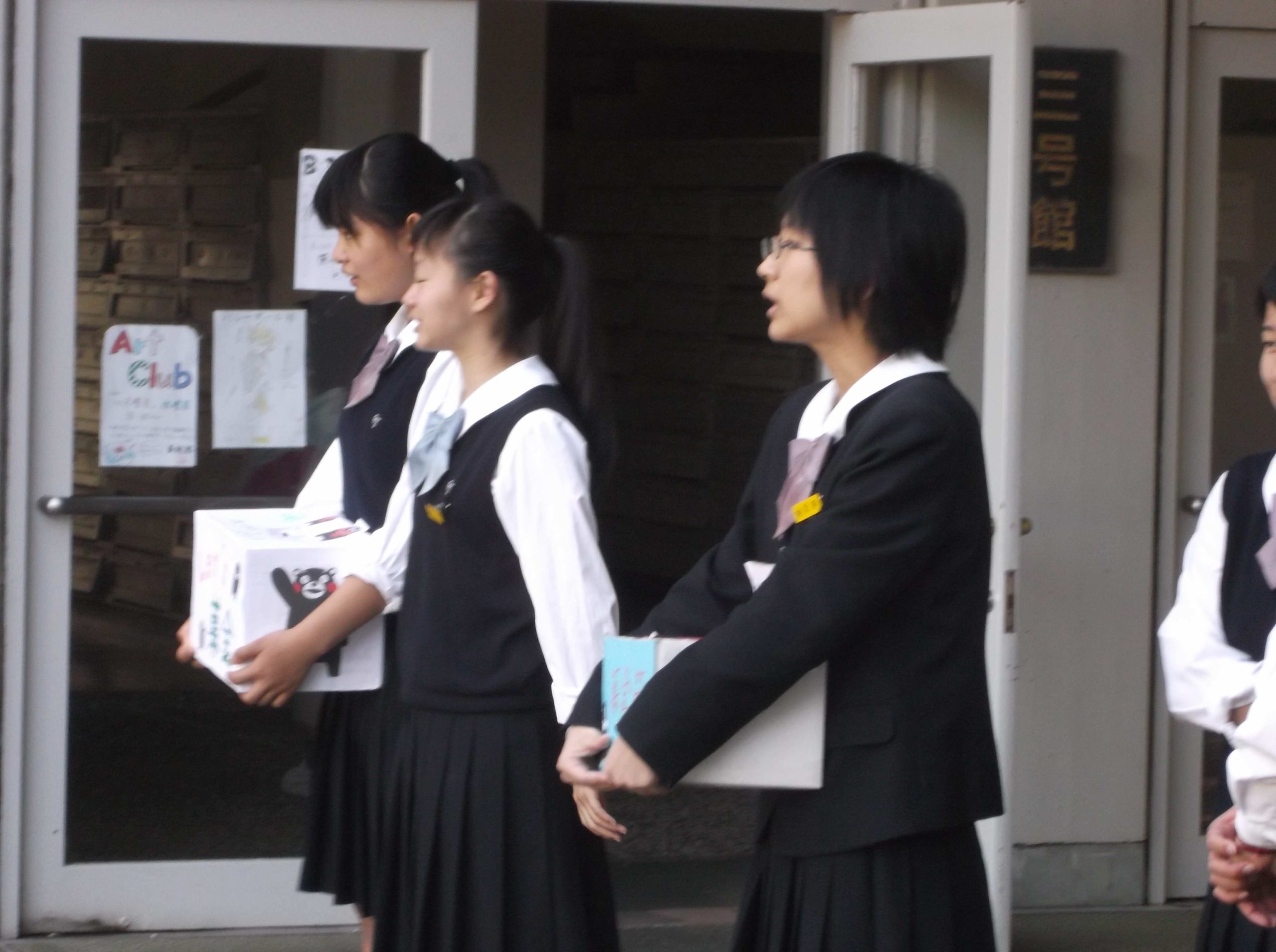 2016/05/02　中間考査時間割発表・熊本地震募金活動