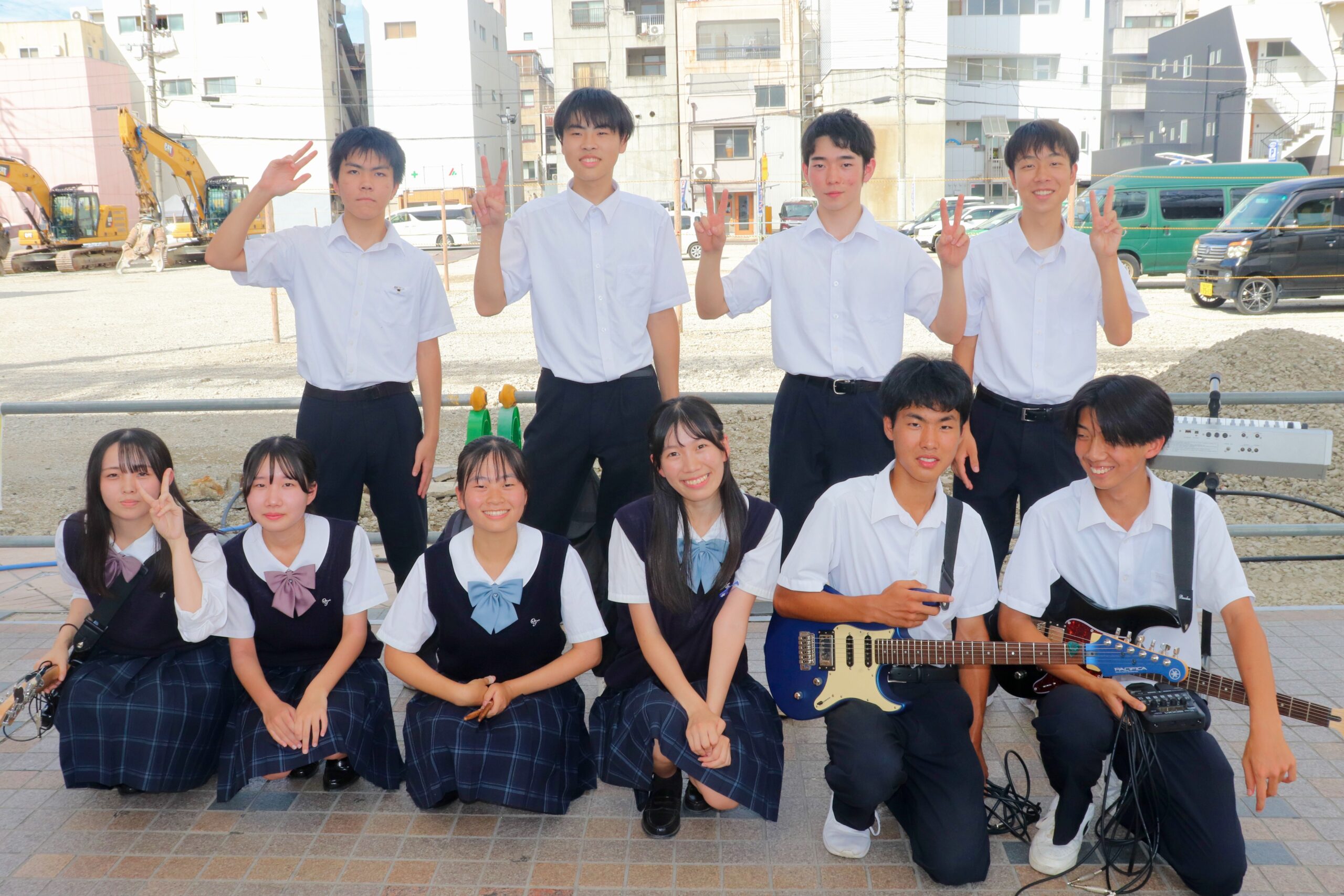 【軽音楽部　商店街軽音楽祭に参加】